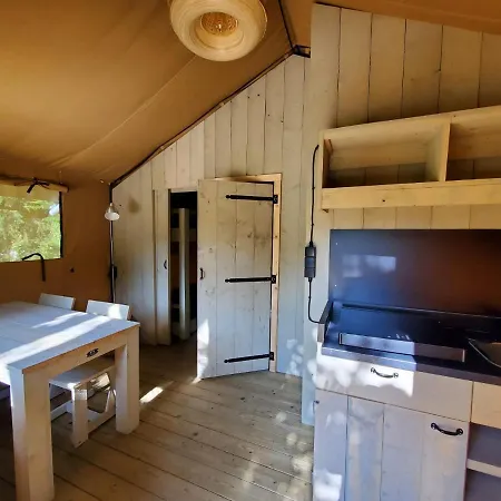 Camping Le Pont De Mazerat **** Campsite Marcillac-Saint-Quentin